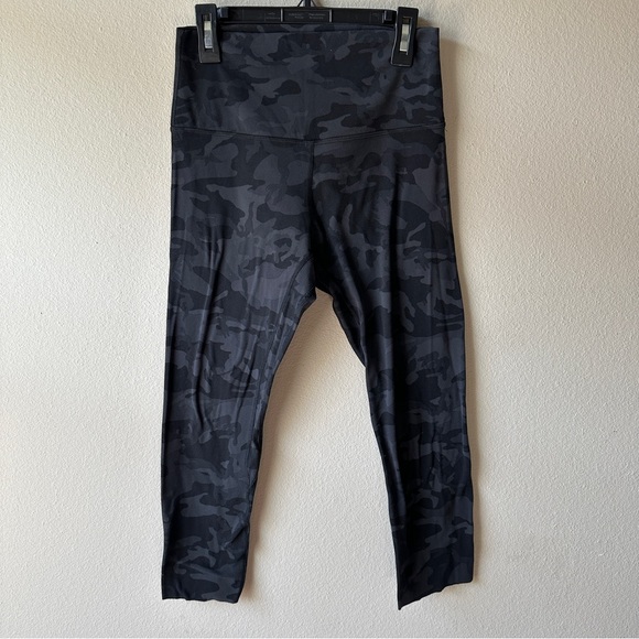 Lululemon Athletica camo workout yoga leggings - Picture 2 of 6